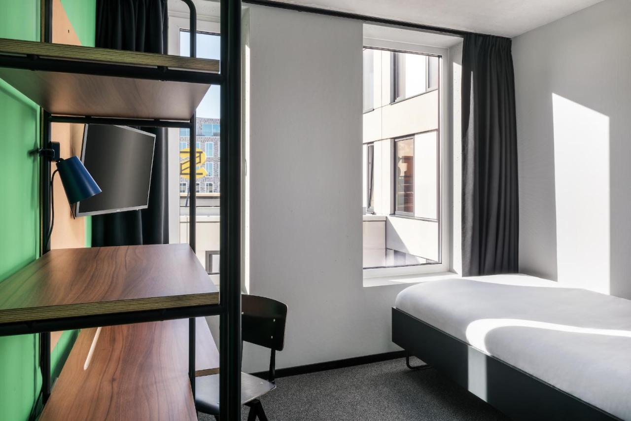 The Social Hub 3*